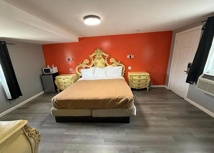 Passport Inn & Suites